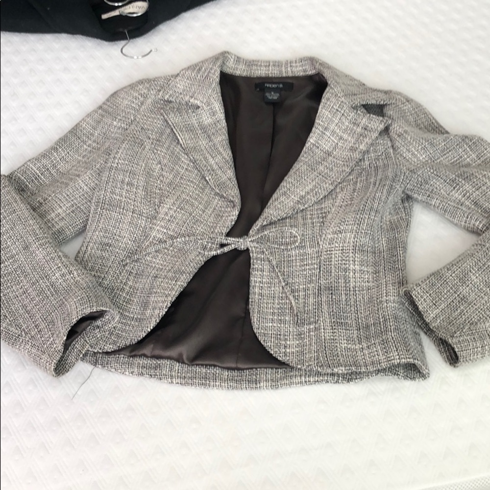 Tweed cropped blazer